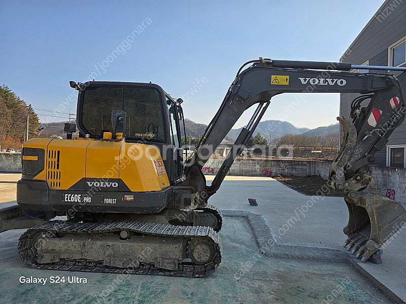 급매 중고굴삭기 볼보 EC60EP 20년식 코끼리집게, 회전라인 장착 010-3563-6002--1